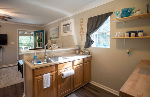 Biloxi Apartment | Waterfront Tiny House- The Hummingbird House