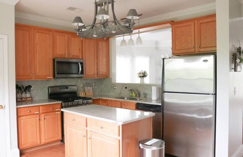 Mount Holly House | Waterfront Townhome by the Marina