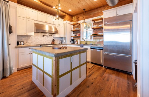 Kitty Hawk House | Waterfront Treasure - Main WIE House