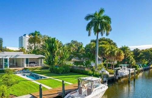 Miami Shores House | Waterfront, TULUM ON THE WATER!! Sleeps 16