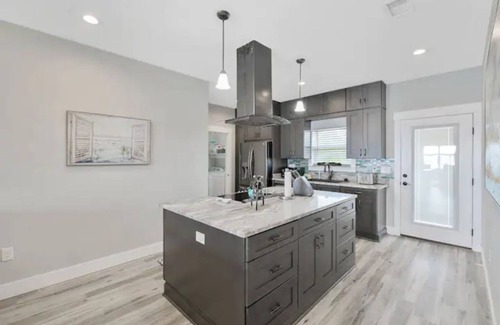 Freeport House | Waterfront