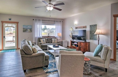 Ocean Shores Apartment | Waterfront Vacation Rental in Ocean Shores