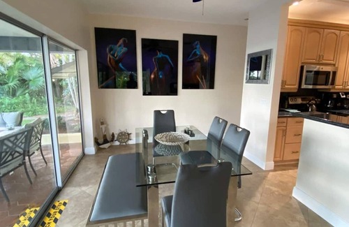 Lake Worth House | Waterfront vacation home