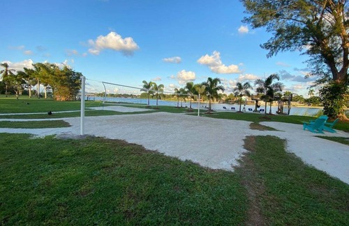 Lake Worth House | Waterfront vacation home