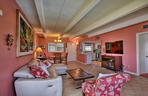 Central Beach Condo | Waterfront Vero Beach Condo w/Ocean-View Balcony