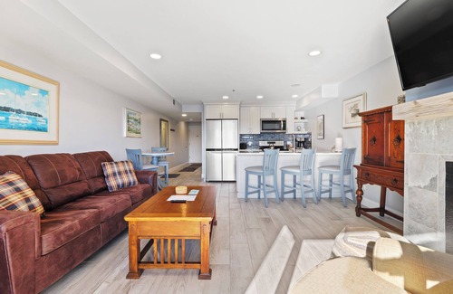 Charlevoix Condo | Waterfront View Condo | Pool, Hot Tub, Sauna | Newly Renovated | Sleeps 4
