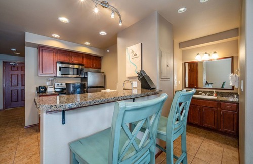 Chelan Condo | Waterfront View, Pool, Hot Tub, Steps To Downtown