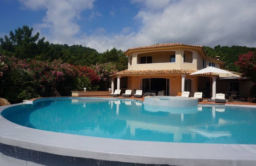 Favone House | Waterfront Villa Case Marine