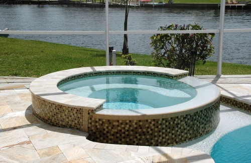 Yacht Club House | Waterfront Villa with pool - direct sailboat access - only 3 min to the river !