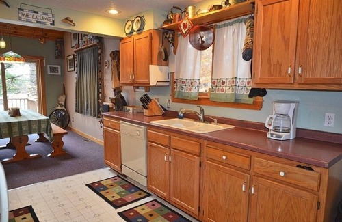 Eidelweiss Village House | Waterfront w Large Deck, Beautiful View & Game Room