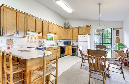 Athens House | Waterfront Wheeler Lake Home w/Furnished Deck
