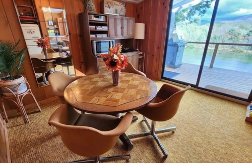 Wentworth Cabin | Waterfront White Mountain cabin retreat with amazing views