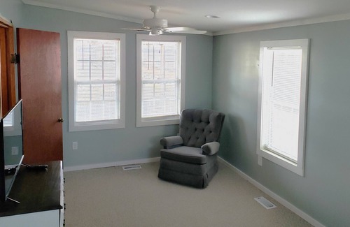 Elizabethtown Cottage | Waterfront White Cottage Cottage