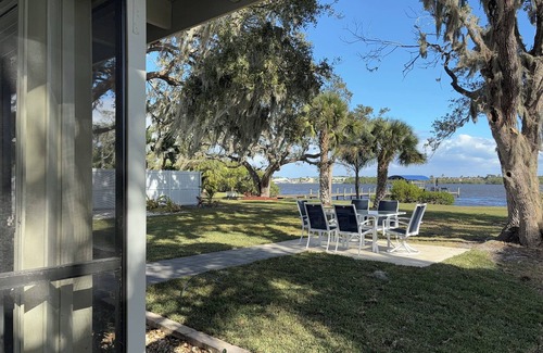 Palm City Cottage | Waterfront! Wide Views! Large Dock & Lift! 3/2 Cottage on Saint Lucie River