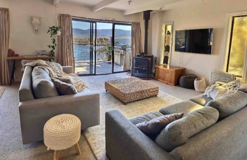 East Jindabyne Cabin | Waterfront with Lake and Mountain views