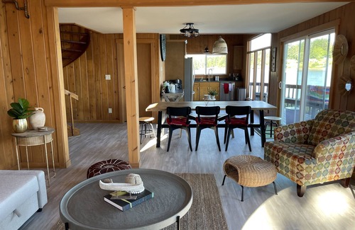 Home House | Waterfront with Hot Tub PNW Cabin