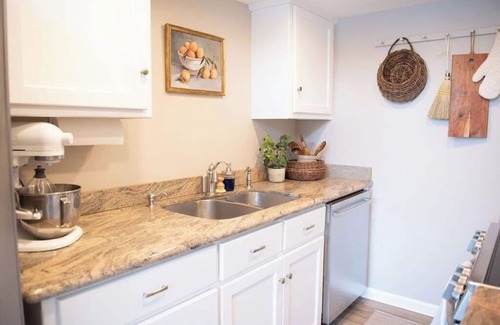 Gig Harbor House | Waterfront Wollochet Cottage
