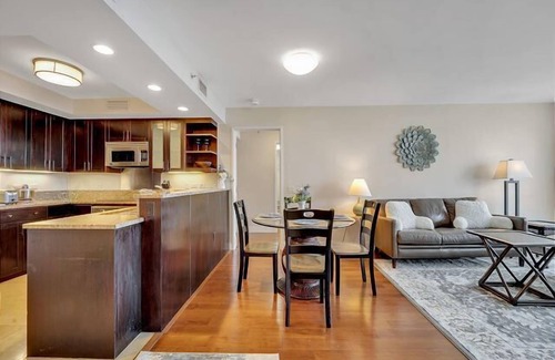 Waikiki Condo | Watermark - Luxury 2BD/2BA/1PA on 14th floor with an Ocean View!