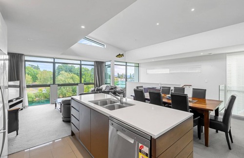 Taupo Apartment | Watermark on the Riverside - Central, modern apartment, stunning views