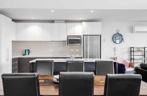 Taupo Apartment | Watermark on the Riverside - Central, modern apartment, stunning views