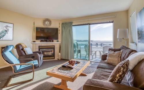 Lincoln City House | Waters Edge 407