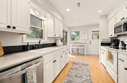 Bella Vista House | Waters Edge- Direct Lake Access
