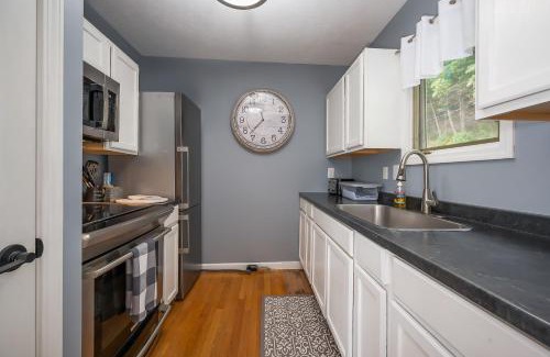 Lake Lure House | Waters Edge Hideaway Lakefront Pet Friendly