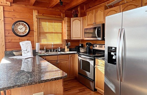 Jefferson Cabin | Waters Edge - Jefferson, NC