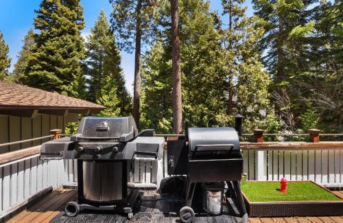 Tahoma House | Waters Edge Oasis - Shared Pool & Pier Access