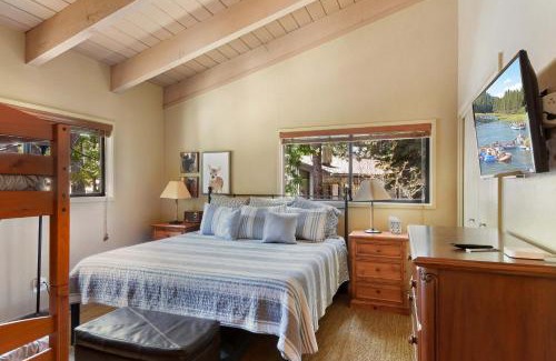 Tahoma House | Waters Edge Oasis - Shared Pool & Pier Access