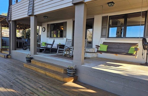 Telogia House | WatersEdge - Spacious 4-Bedroom 2-Bath Home on Lake Talquin Near Tallahassee