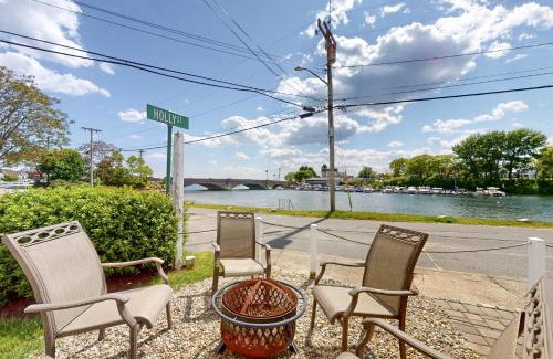 Buzzards Bay House | Waterside Beach House