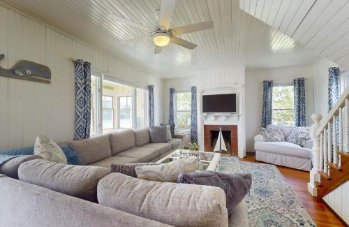 Buzzards Bay House | Waterside Beach House