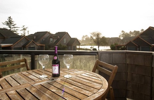 Rockaway Beach House | Waterside Family Fun
