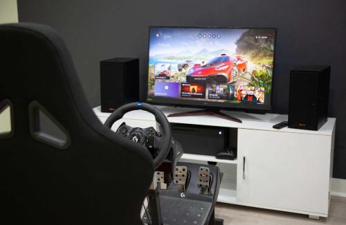Geneva House | Waterside Leisure Lakefront Hot Tub & Game Room