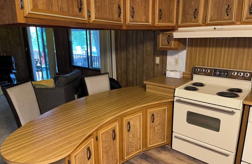 Spirit Lake Cabin | Waterview, 2Bd/2Ba, W/D, Full Kitchen, A/C, Deck, BBQ, Boat slip, Firepit, Pets