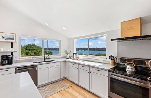 Navy Yard City House | Waterview 4BR Home w/Hot Tub, Spa Bath & Game Room