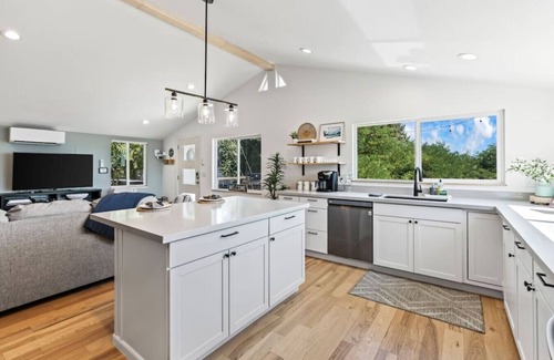 Navy Yard City House | Waterview 4BR Home w/Hot Tub, Spa Bath & Game Room