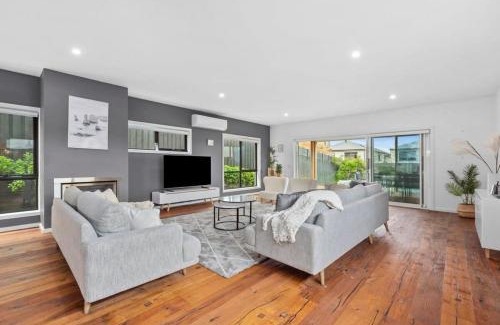 Ocean Grove House | Waterways Luxury Poolside Retreat in Prime Location