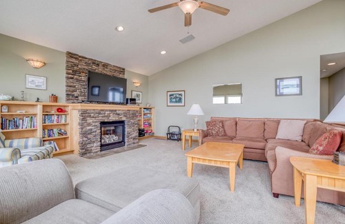 Pacific City House | Wave Catchers - Meredith Lodging