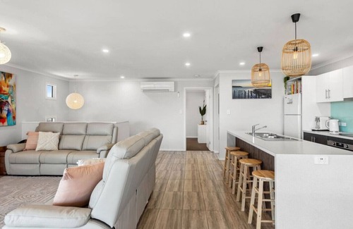 Goolwa Beach House | Wave Riders in Goolwa Beach
