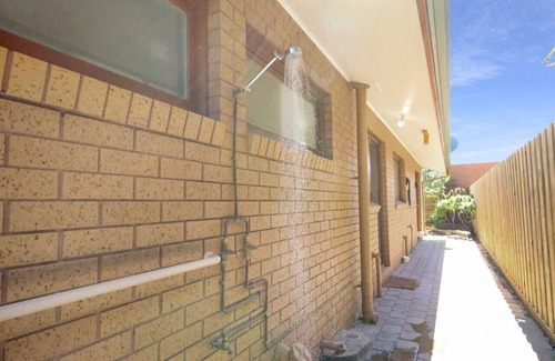 Point Lonsdale House | Waves- A minutes walk to beach, sleeps 6
