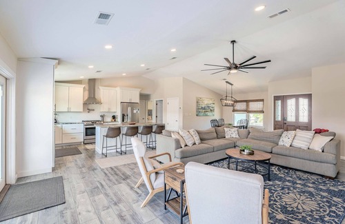 Toilla Segunda House | Waves, Rhythms, & Blues Steps to Gulf, Sun Deck, Hammock