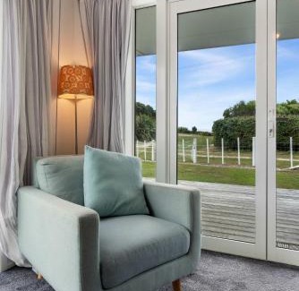 Parapara House | WaveSong Cottage - Your Escape by the Sea