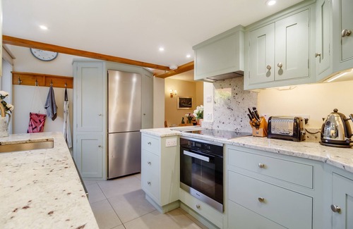 Martlesham Heath House | Wayfarer Cottage - Three Bedroom House, Sleeps 5