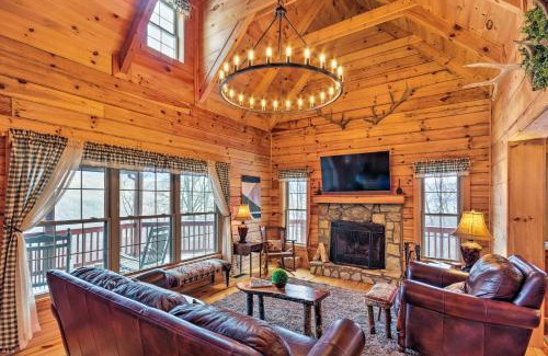 Settlers Ridge House | Waynesville Escape - Mtn Cabin Above the Clouds!