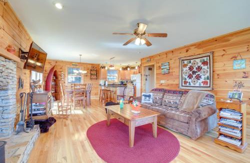 Settlers Ridge House | Waynesville Vacation Rental with Mountain Views!