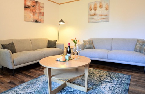 Kilmun House | Wayside Cottage, sea views, quiet location