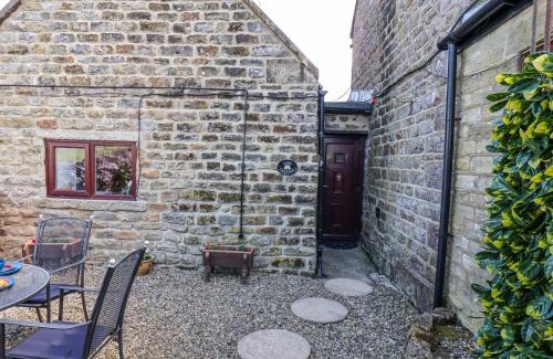 Scarborough House | Wayside Farm Cart Cottage