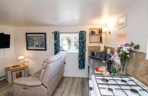 Scarborough House | Wayside Farm Cart Cottage